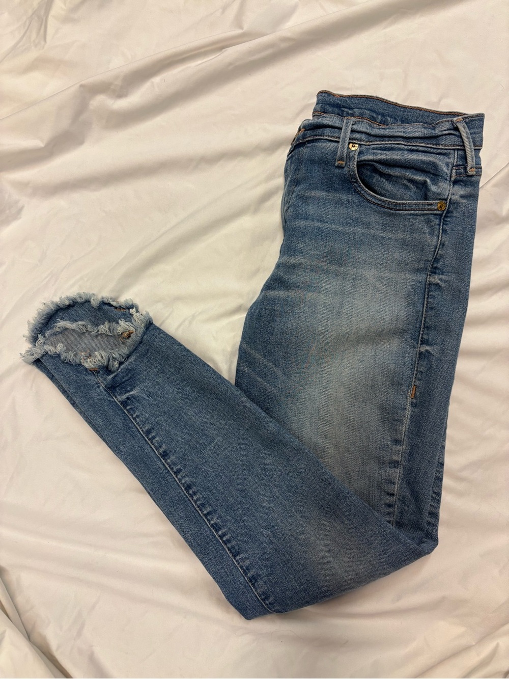 True Religion Light Blue Faded Distressed Hem Mid-Rise Skinny Jeans | Size 28
